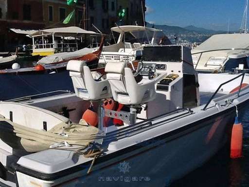 Boston Whaler Boston Whaler 210 outrage