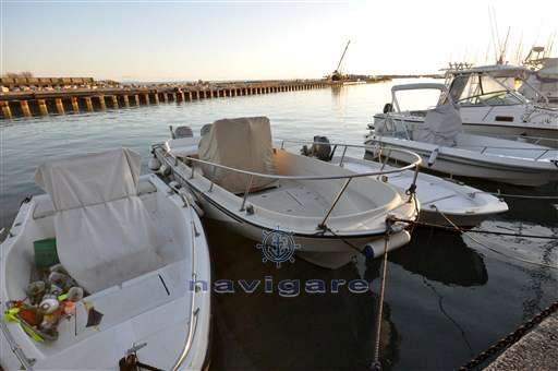 Boston Whaler Boston Whaler 25 Outrage