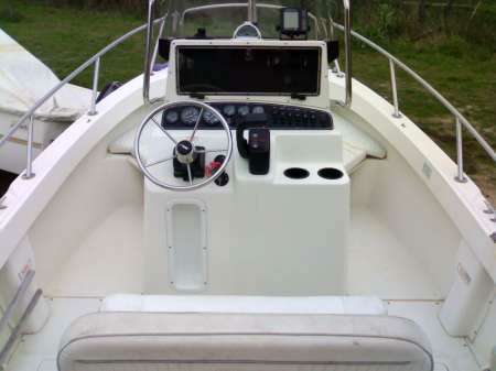 Boston whaler Boston whaler 18 outrage