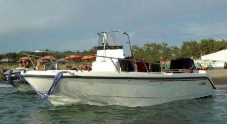 Boston whaler Boston whaler 18 outrage