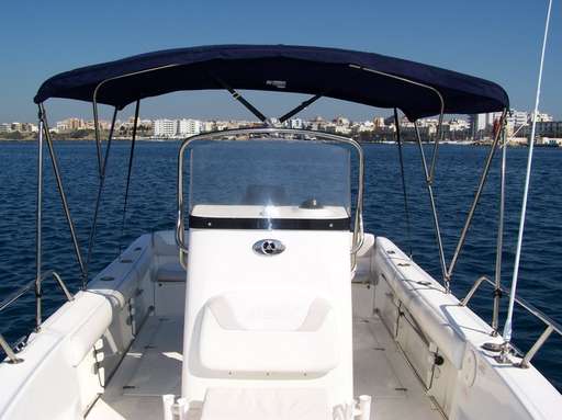 Boston whaler Boston whaler 210 outrage