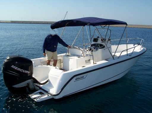 Boston whaler Boston whaler 210 outrage