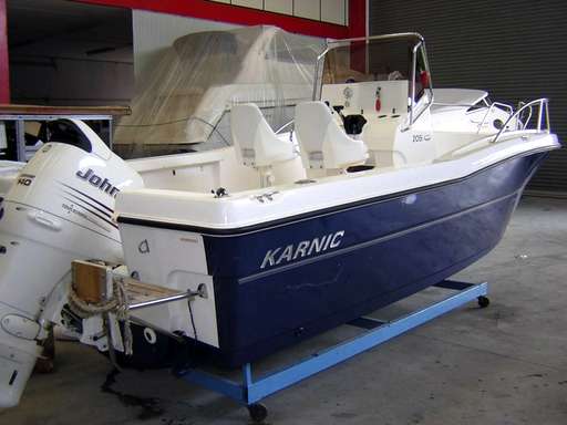 Karnic Karnic 2051 center console bluewater