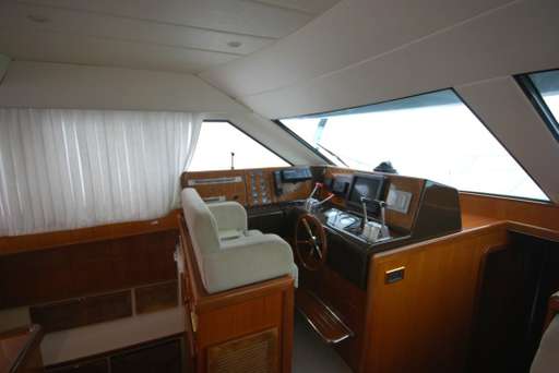 Uniesse marine Uniesse marine Uniesse 48 fly