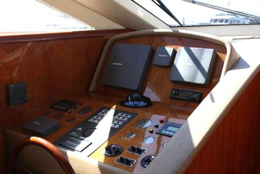 Uniesse marine Uniesse marine Uniesse 72 fly