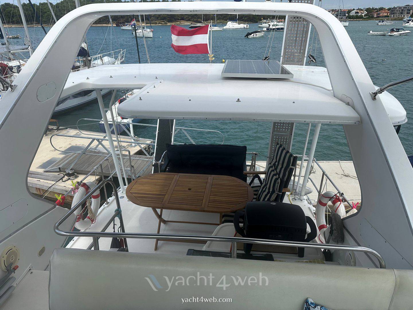 Bayliner 3587 aft cabin barca a motore