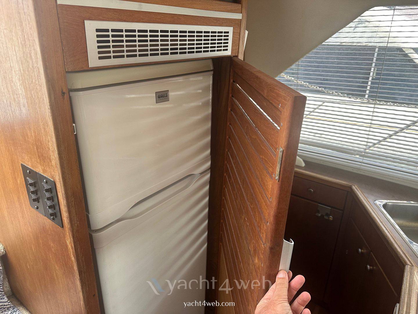 Bayliner 3587 aft cabin barca a motore