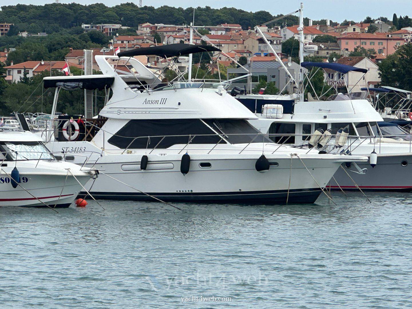 Bayliner 3587 aft cabin