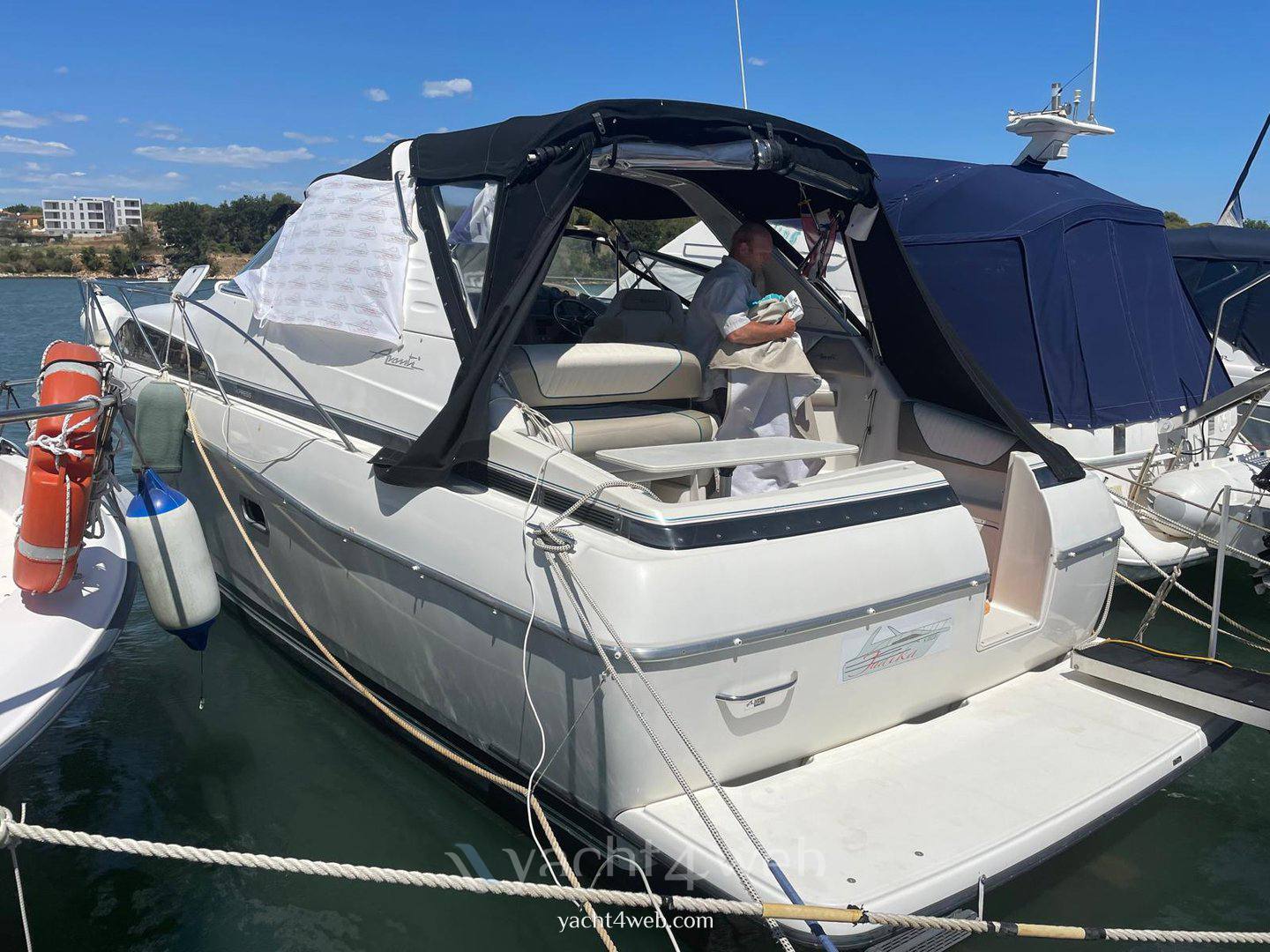 Bayliner Avanti express 3255 Barca a motore usata in vendita