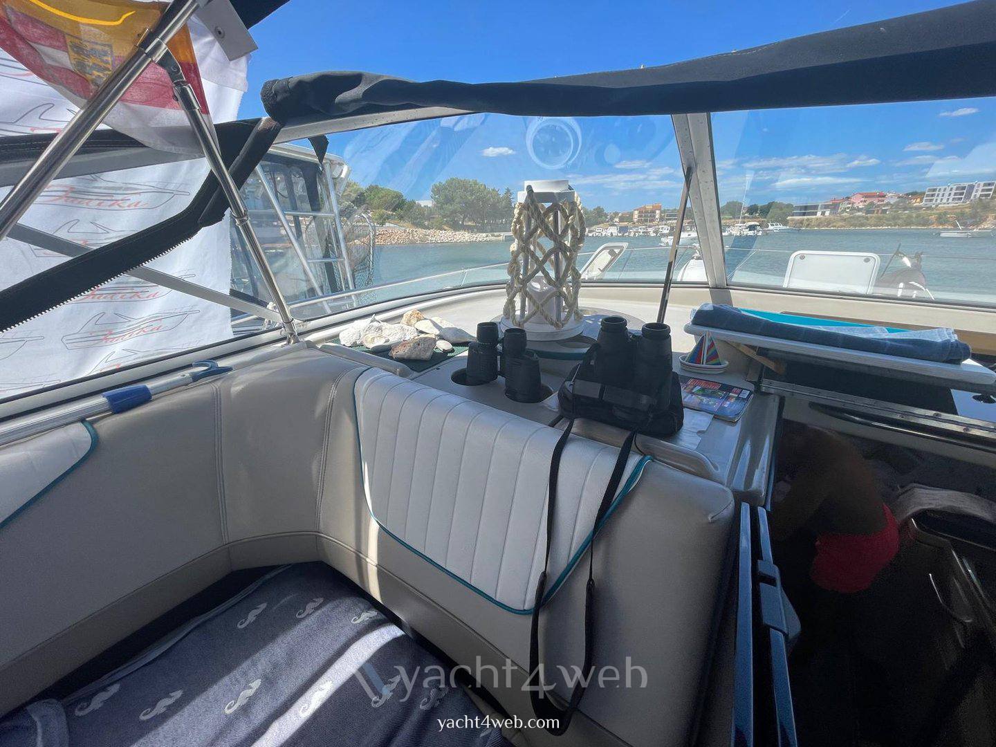 Bayliner Avanti express 3255 0