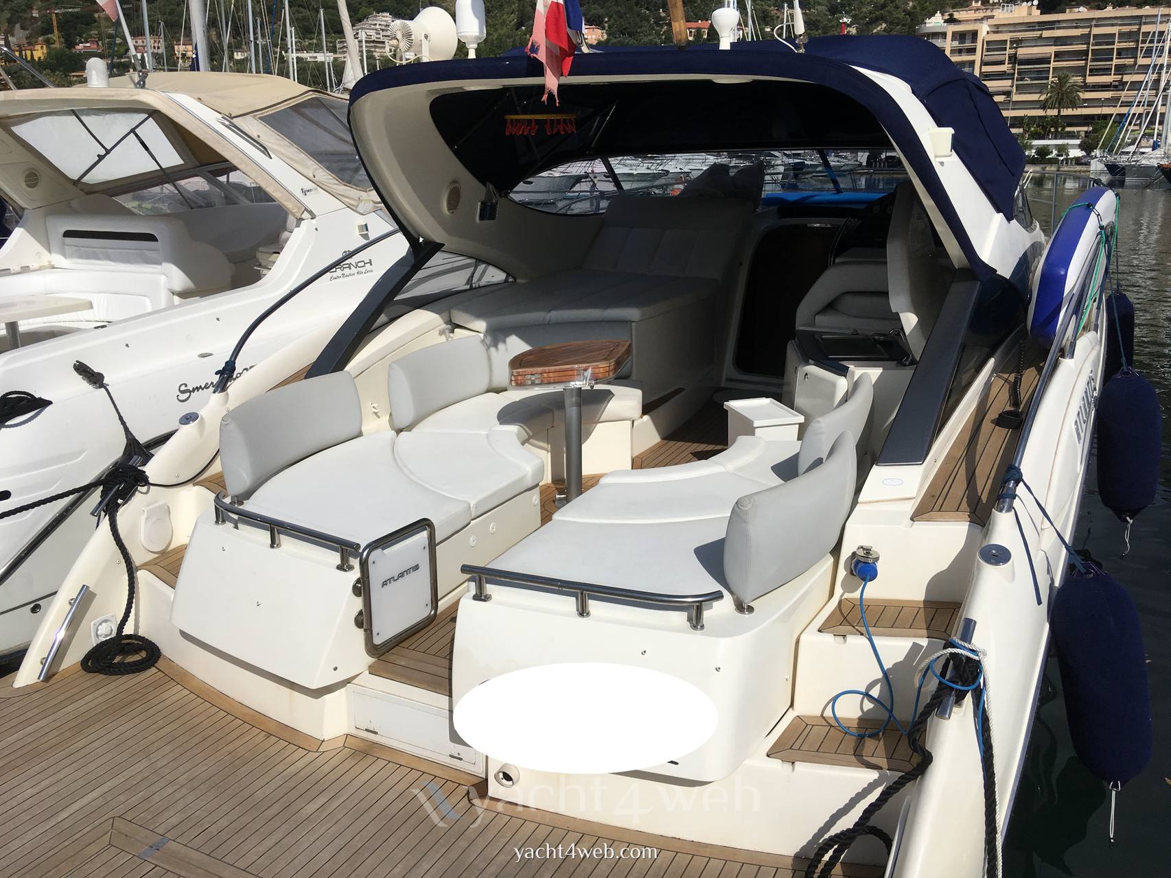 Atlantis 39 Exterior