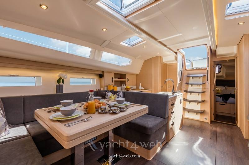Jeanneau yacht 51 new À l'intérieur