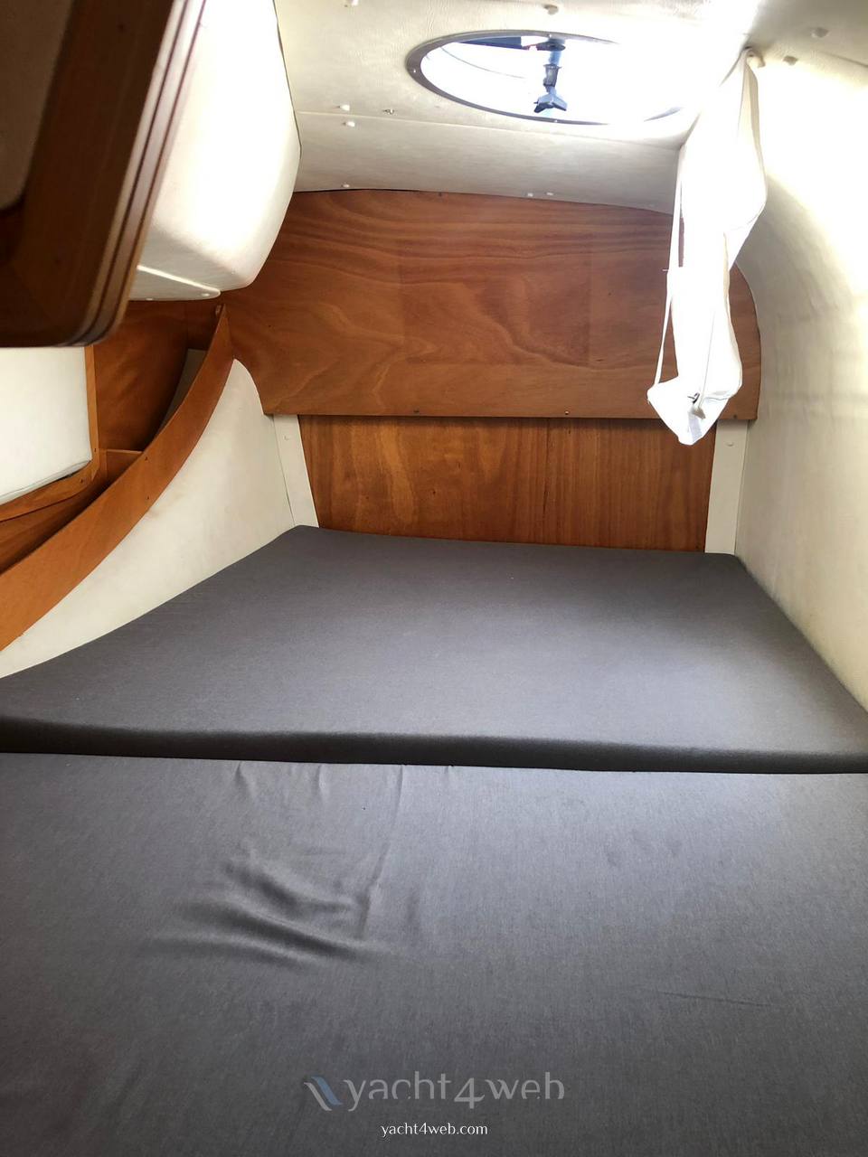 Lady Hawke Lh 33
