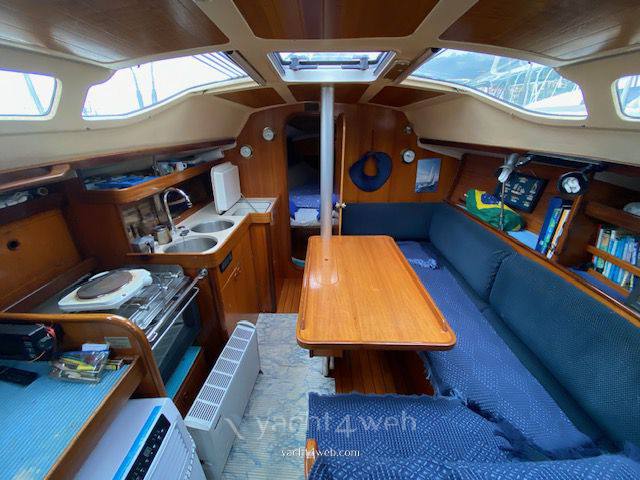 BENETEAU Oceanis 320 Sailing boat used for sale