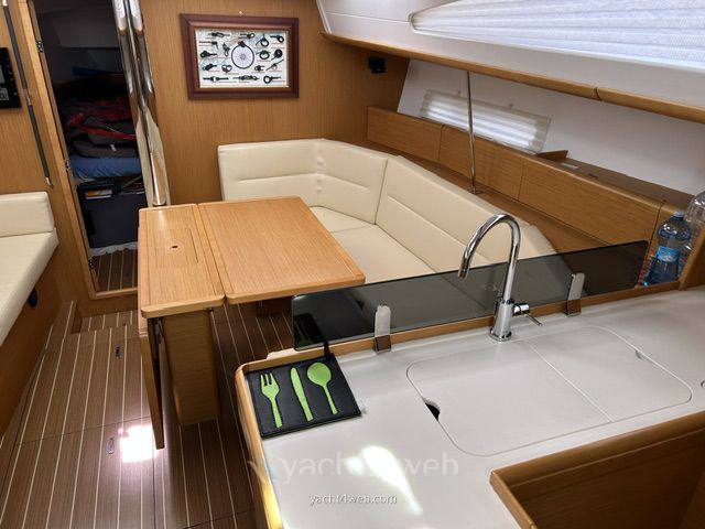Jeanneau Sun odyssey 42 ds صور