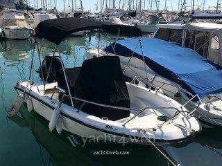 Boston Whaler 180 dauntless