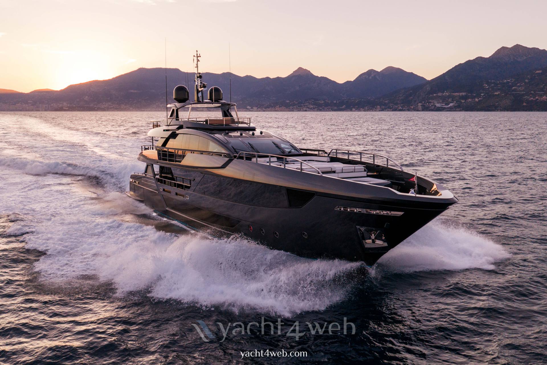 Riva 130 bellissima usato