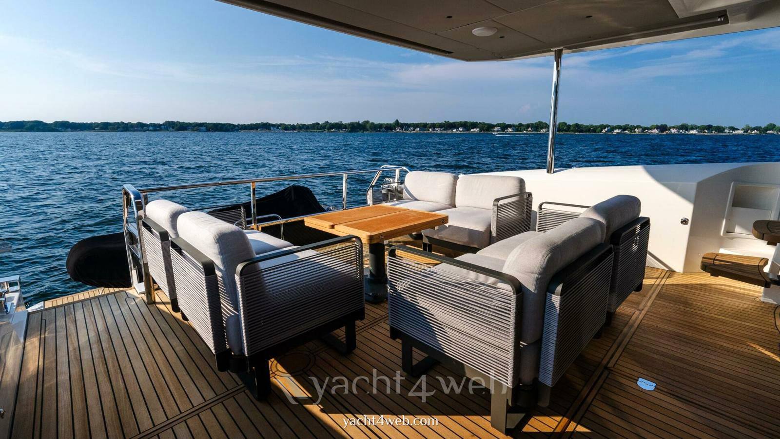Absolute 60 fly Motoryacht