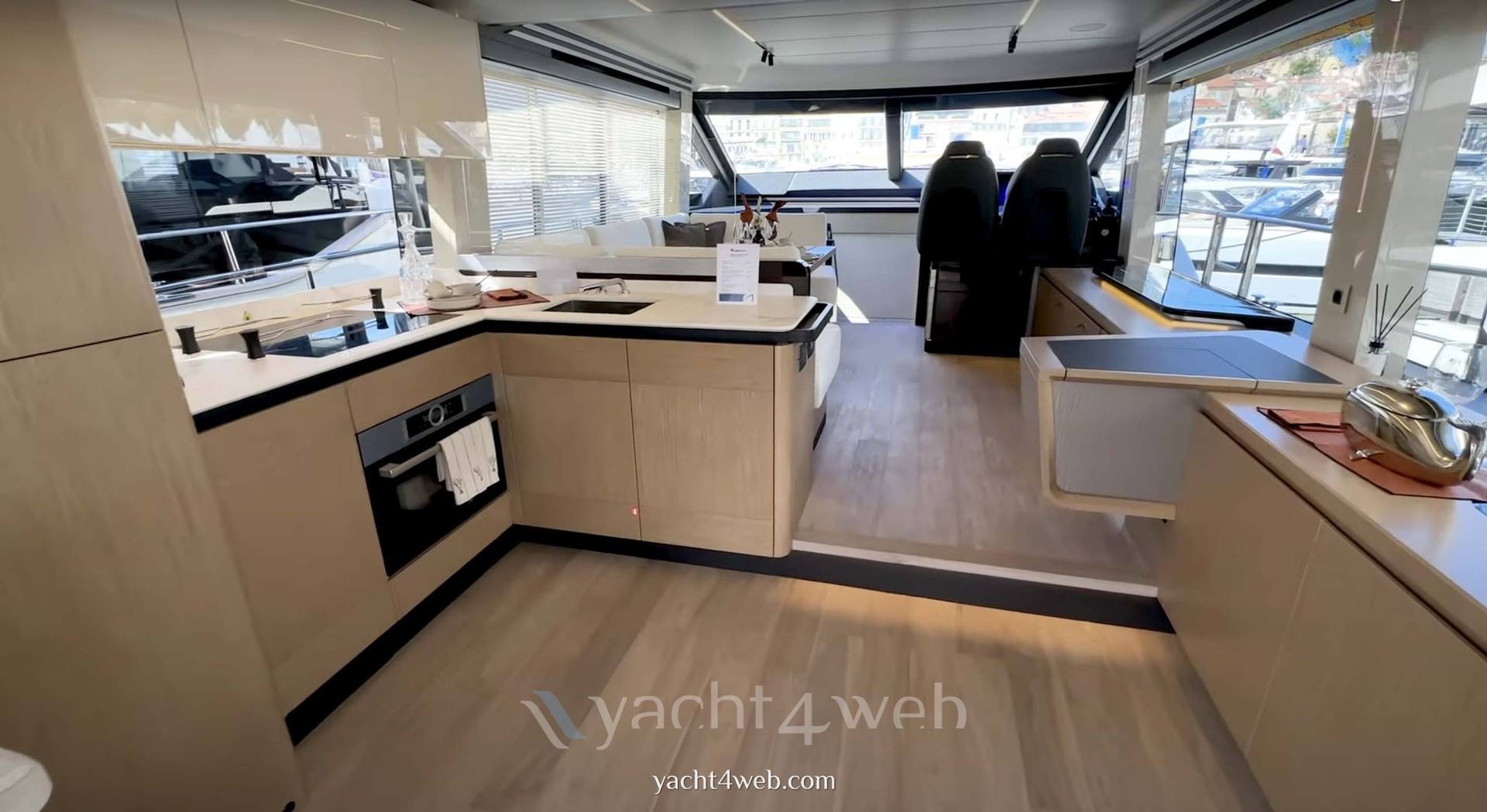 Absolute 60 fly Motoryacht usato