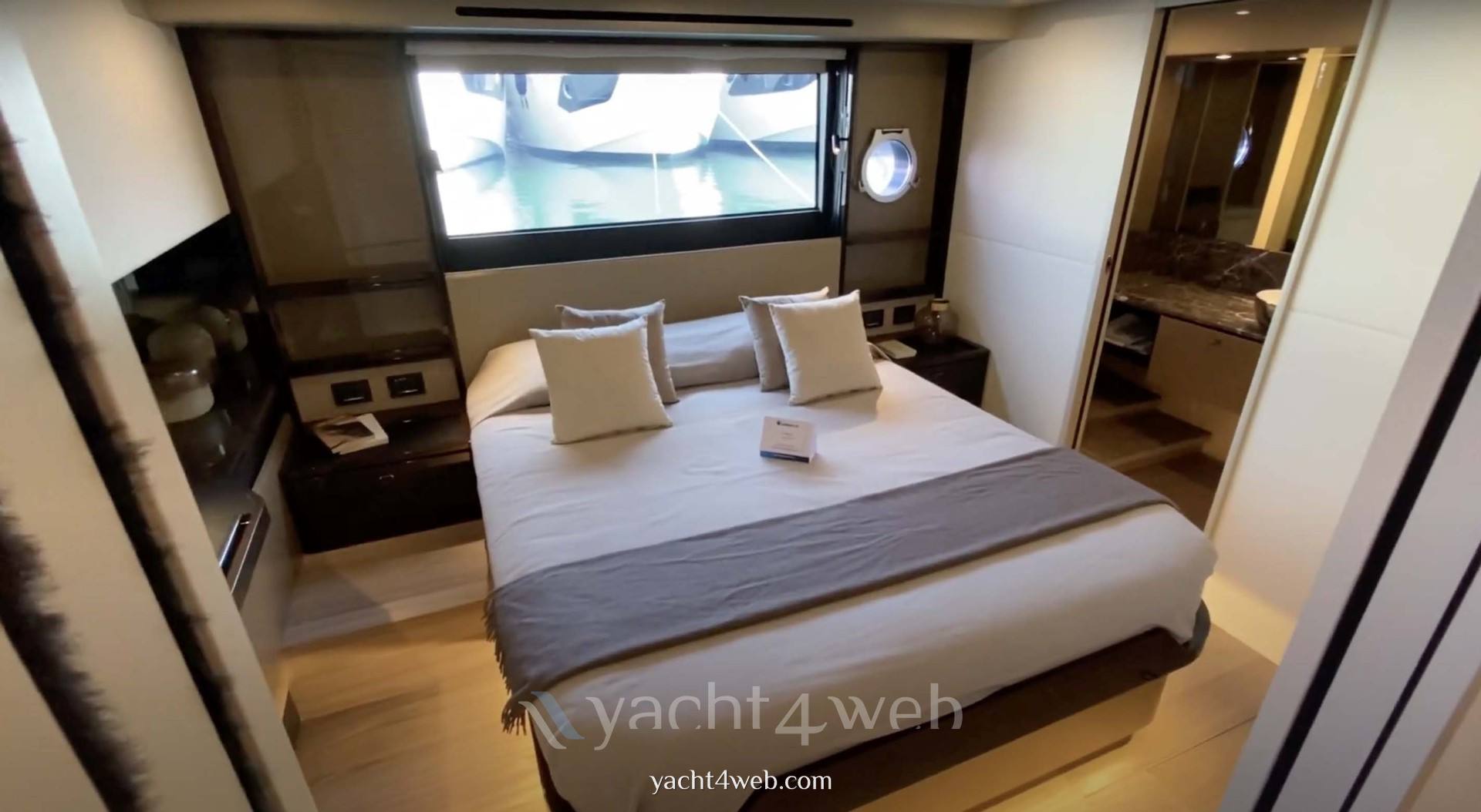 Absolute 60 fly Motoryacht usato
