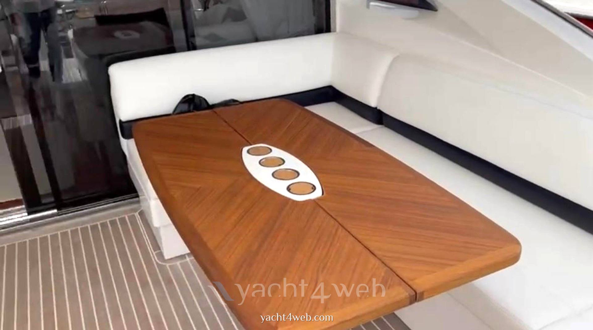Princess V70 barca a motore