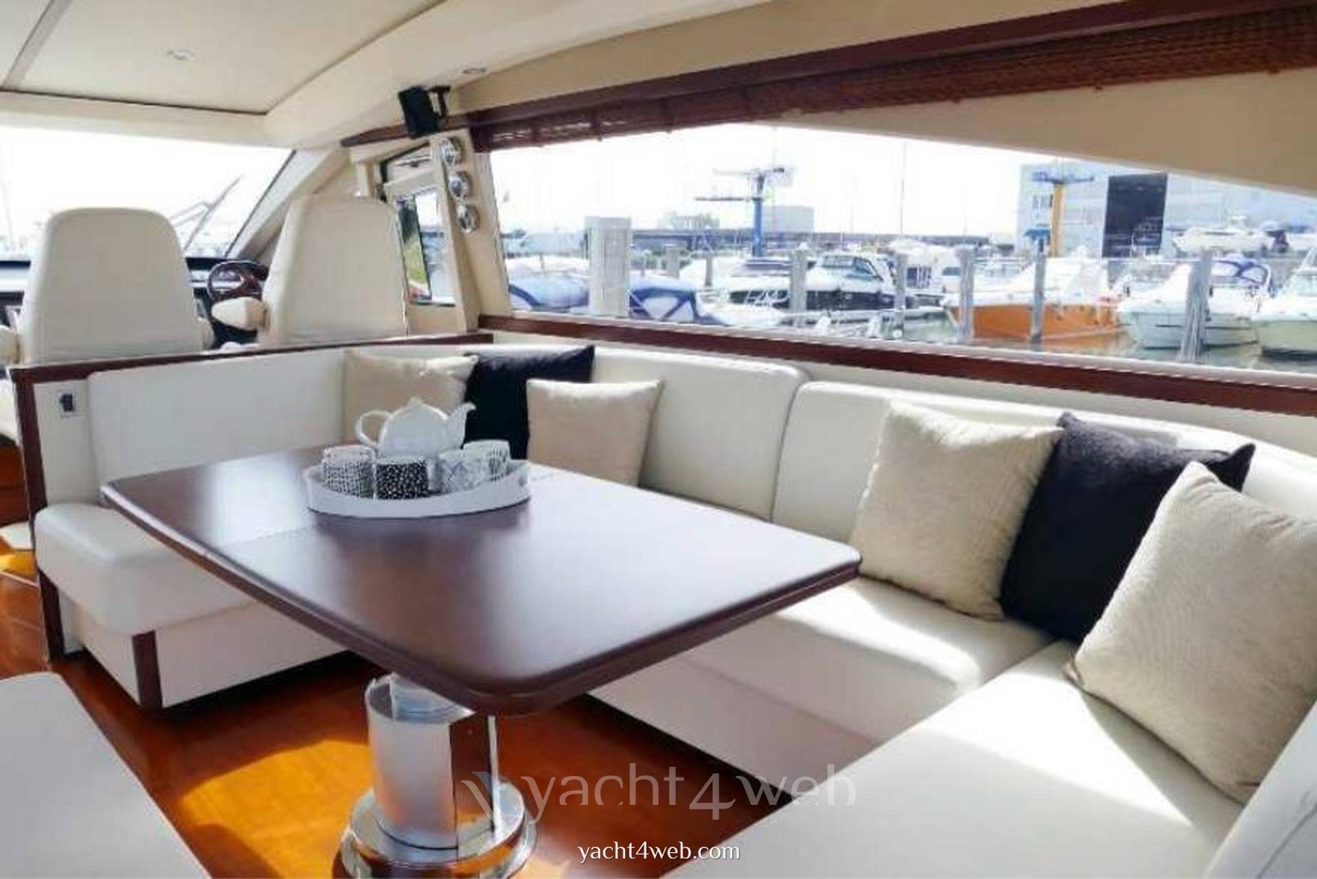 Princess V70 usato