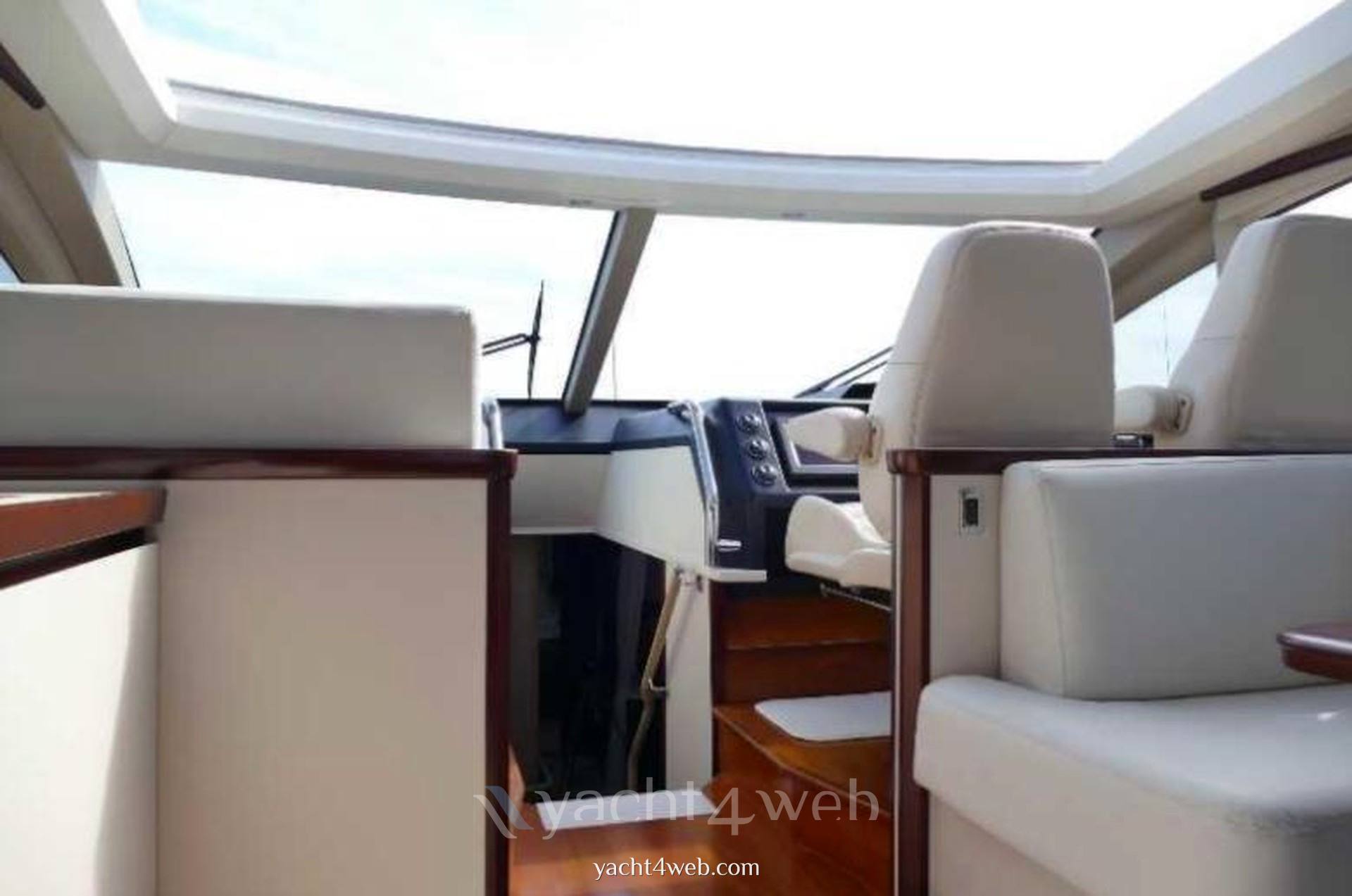 Princess V70 barca a motore