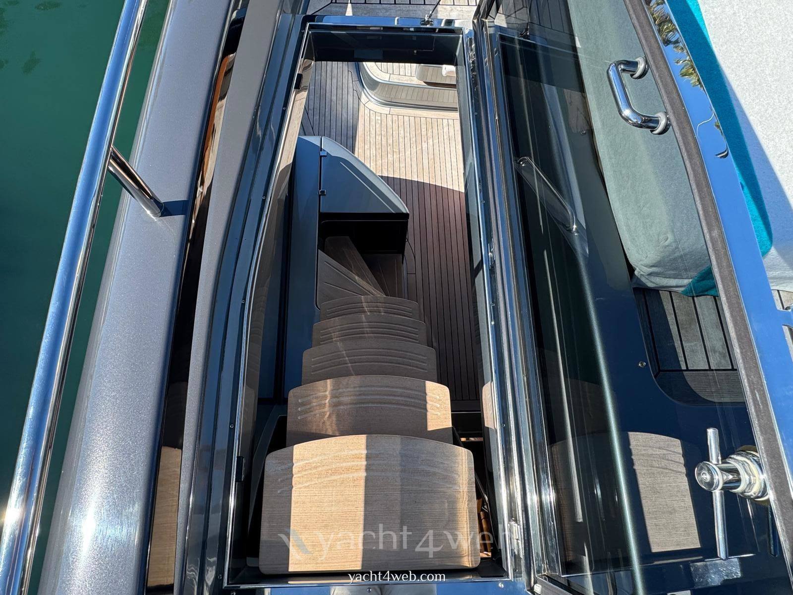 Riva 86 domino barca a motore