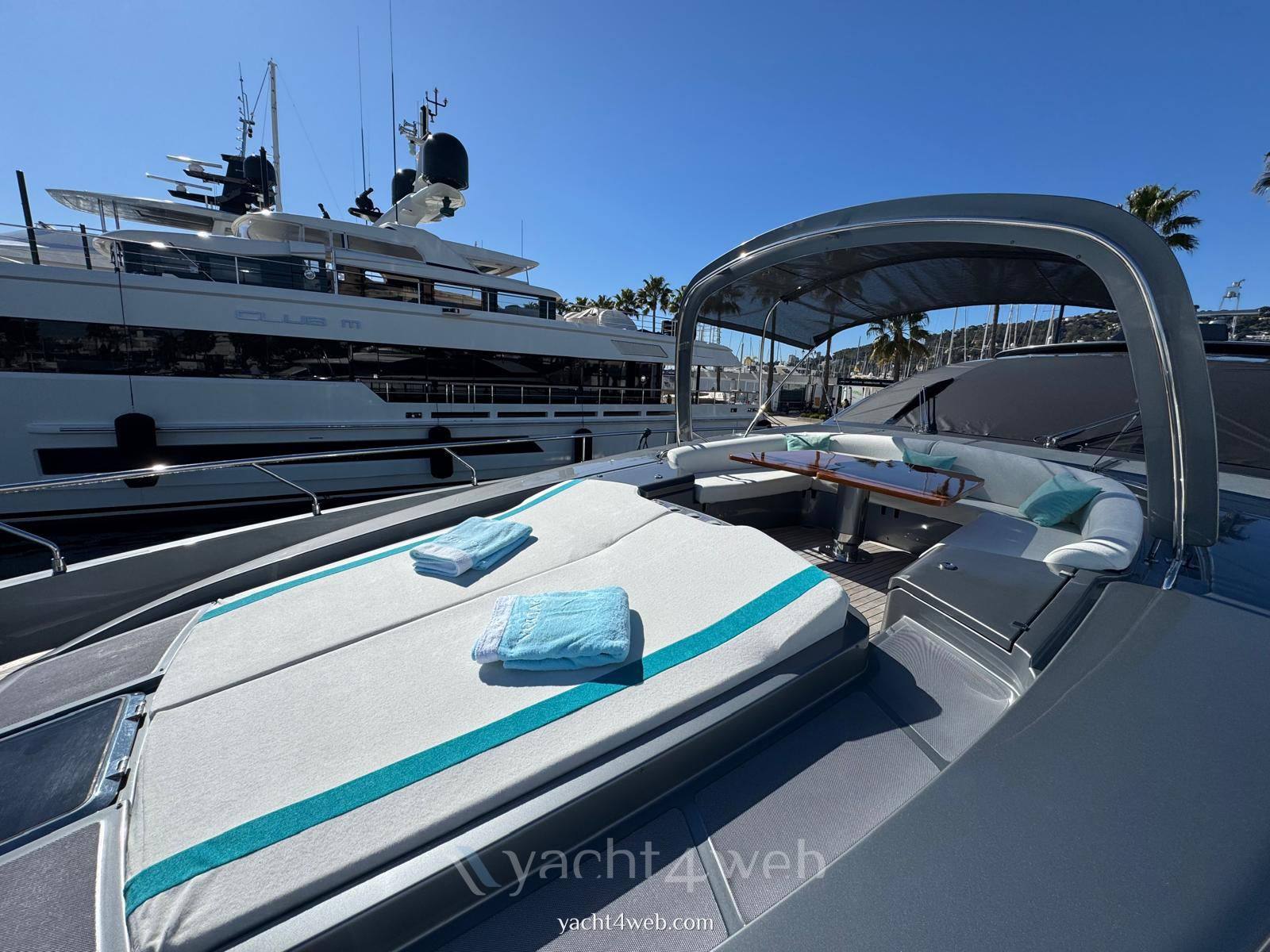 Riva 86 domino Motoryacht