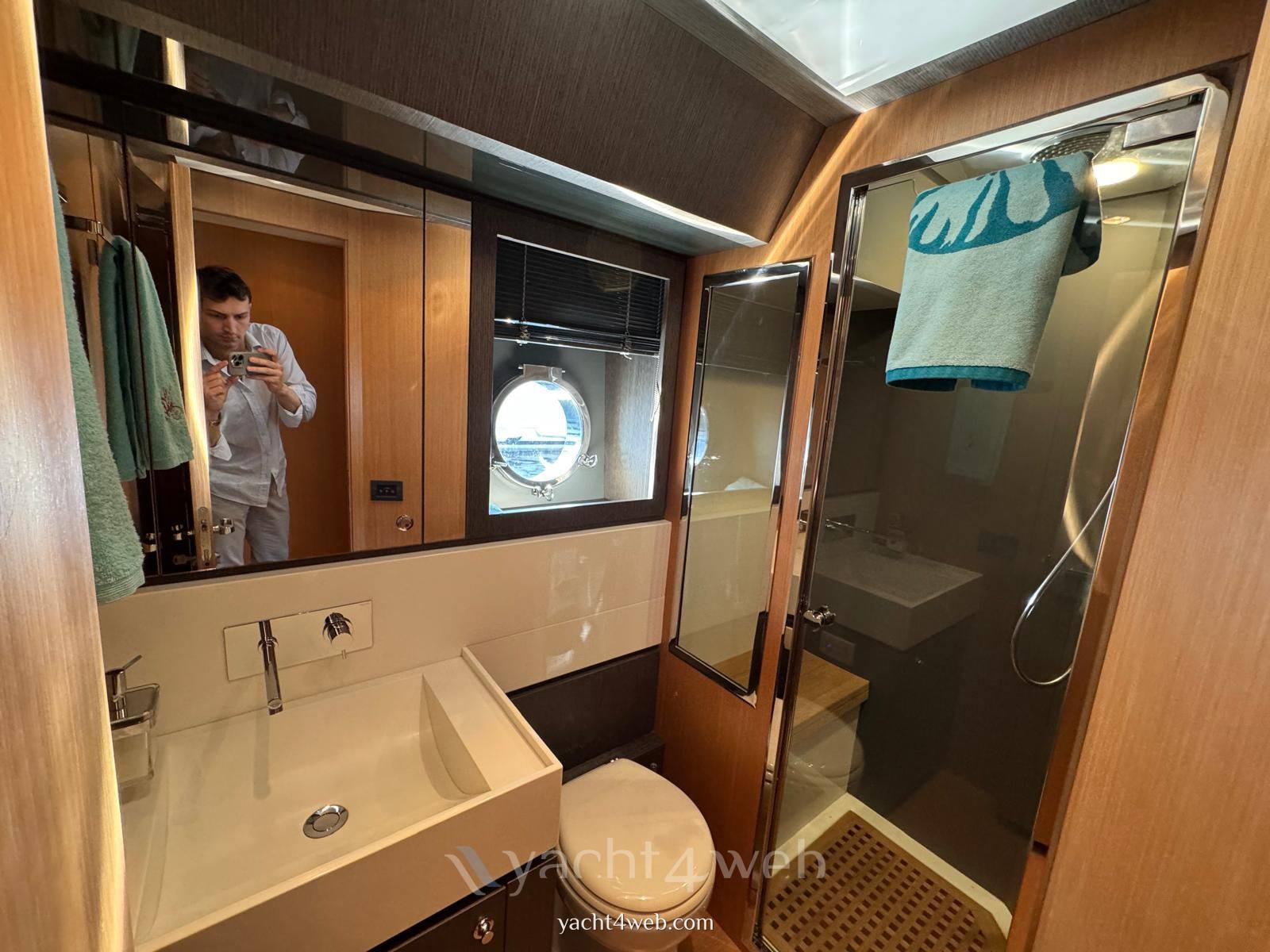 Riva 86 domino Motoryacht