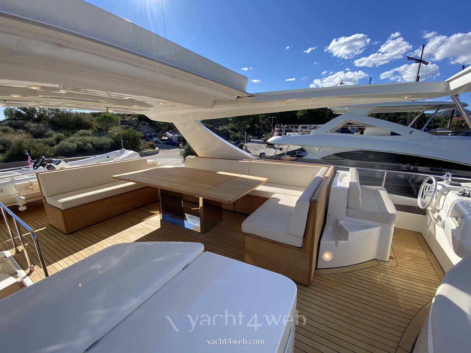 Ferretti yachts 780 usato