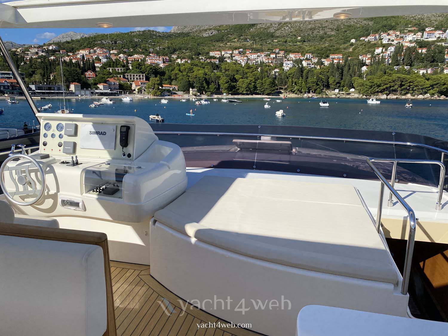 Ferretti yachts 780 0