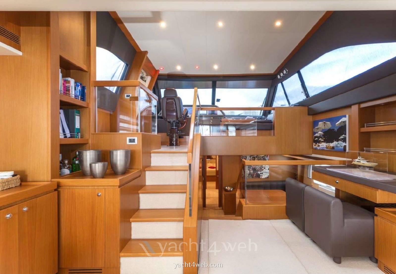 Ferretti yachts Altura 840 usato