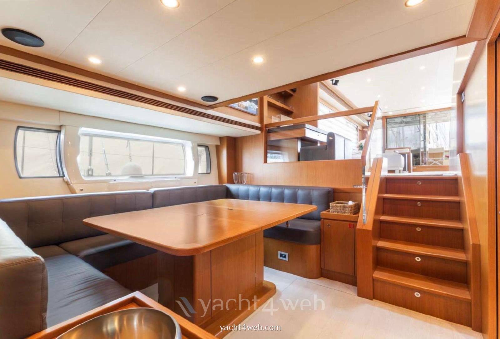 Ferretti yachts Altura 840 Motoryacht usato