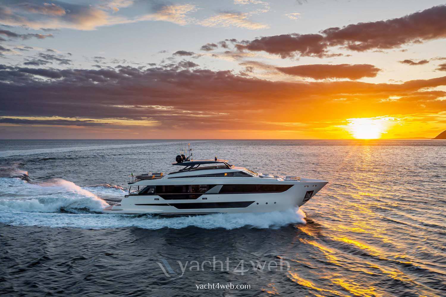 Ferretti yachts 1000 usato