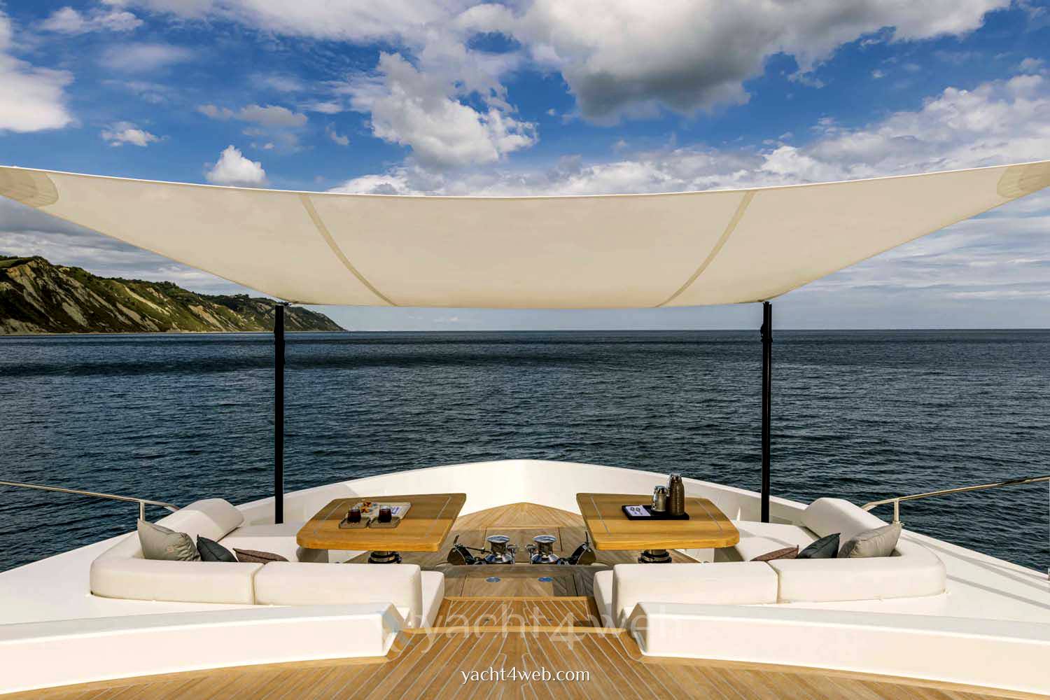 Ferretti yachts 1000 usato