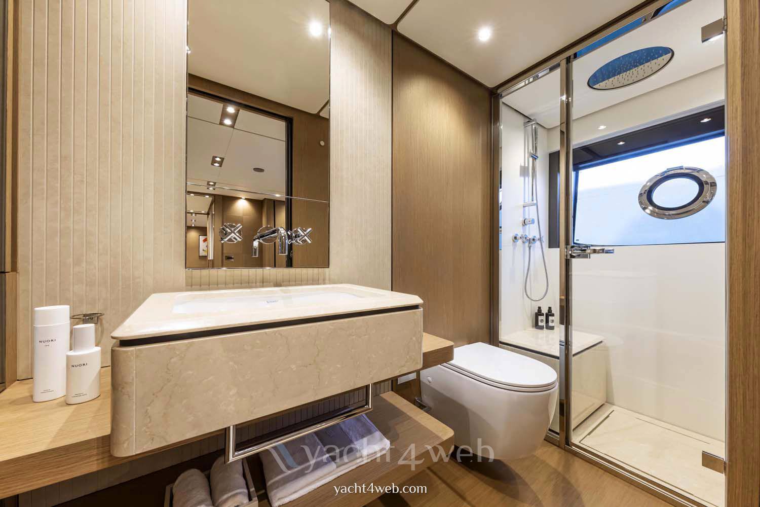 Ferretti yachts 1000 barca