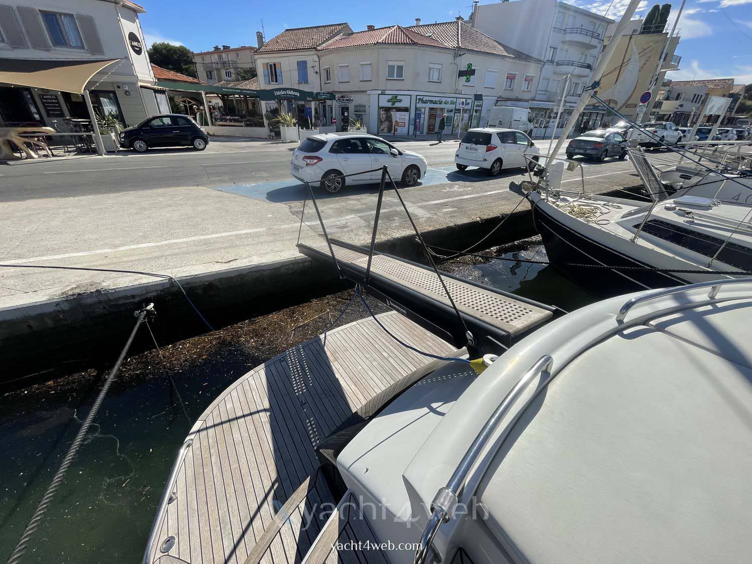 Pershing 50