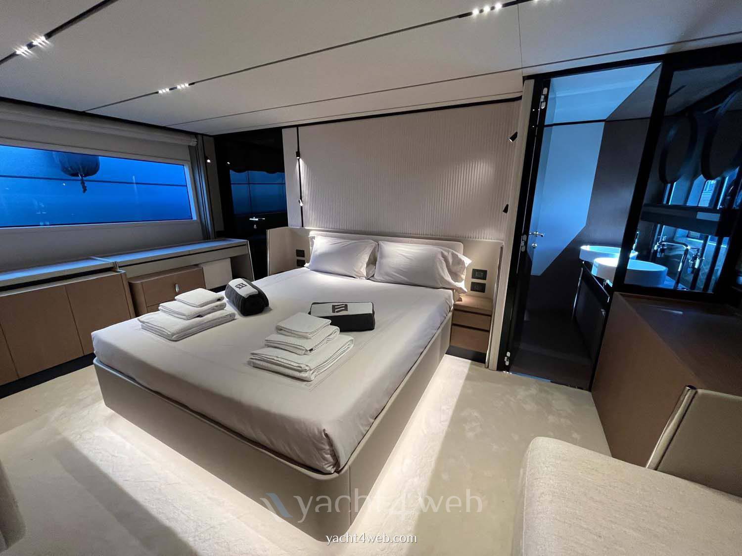 Ferretti yachts 720 verwendet