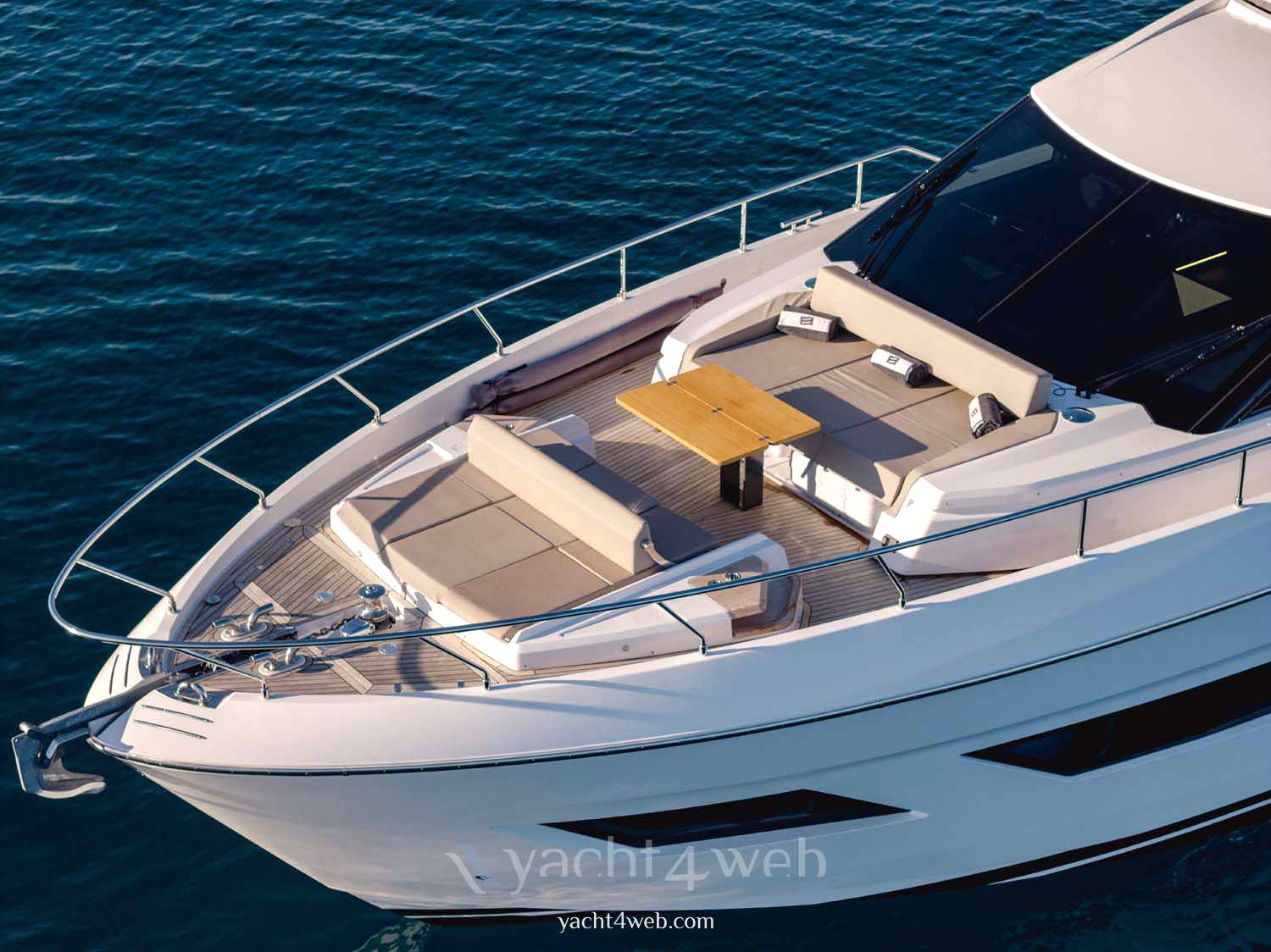 Ferretti yachts 720 使用