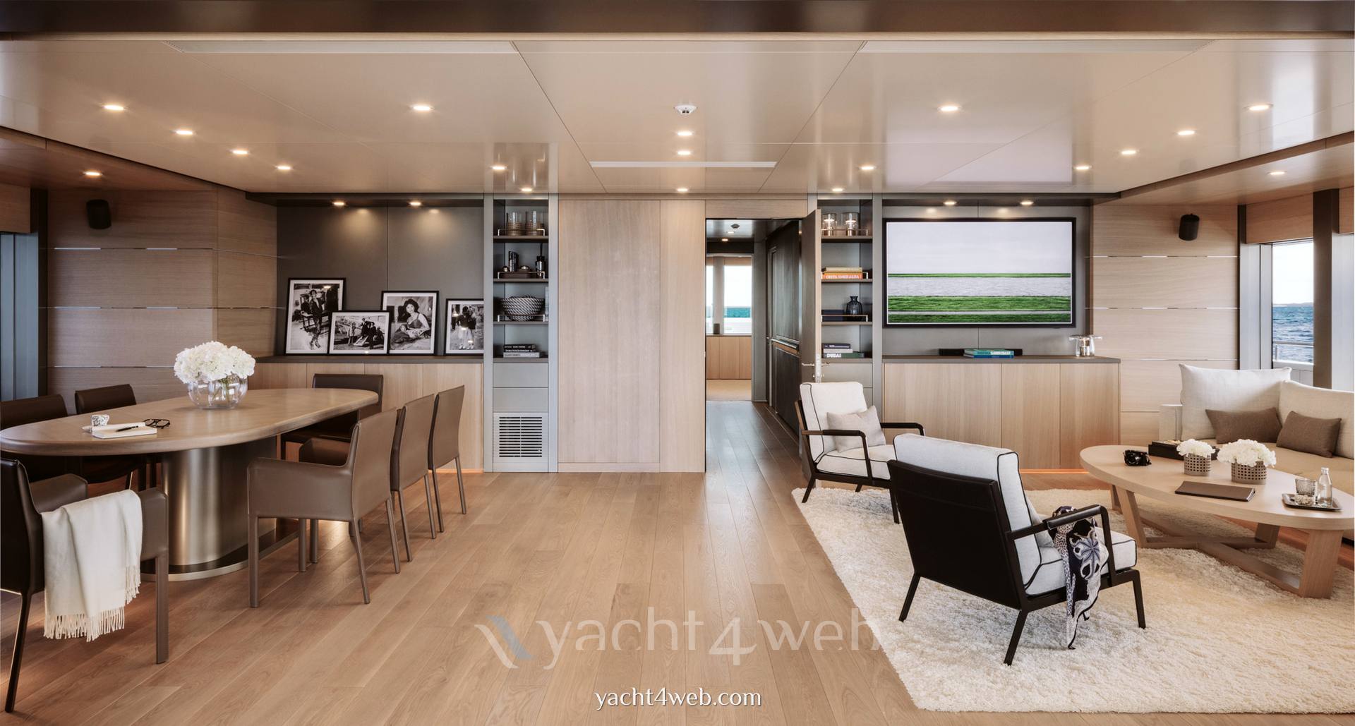 Silver yachts Reduce