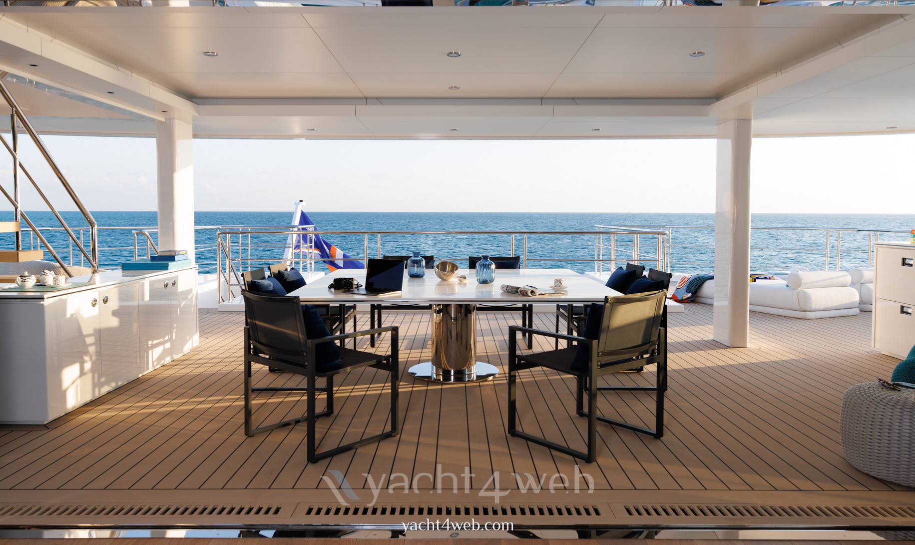 Silver yachts Reduce fotografia