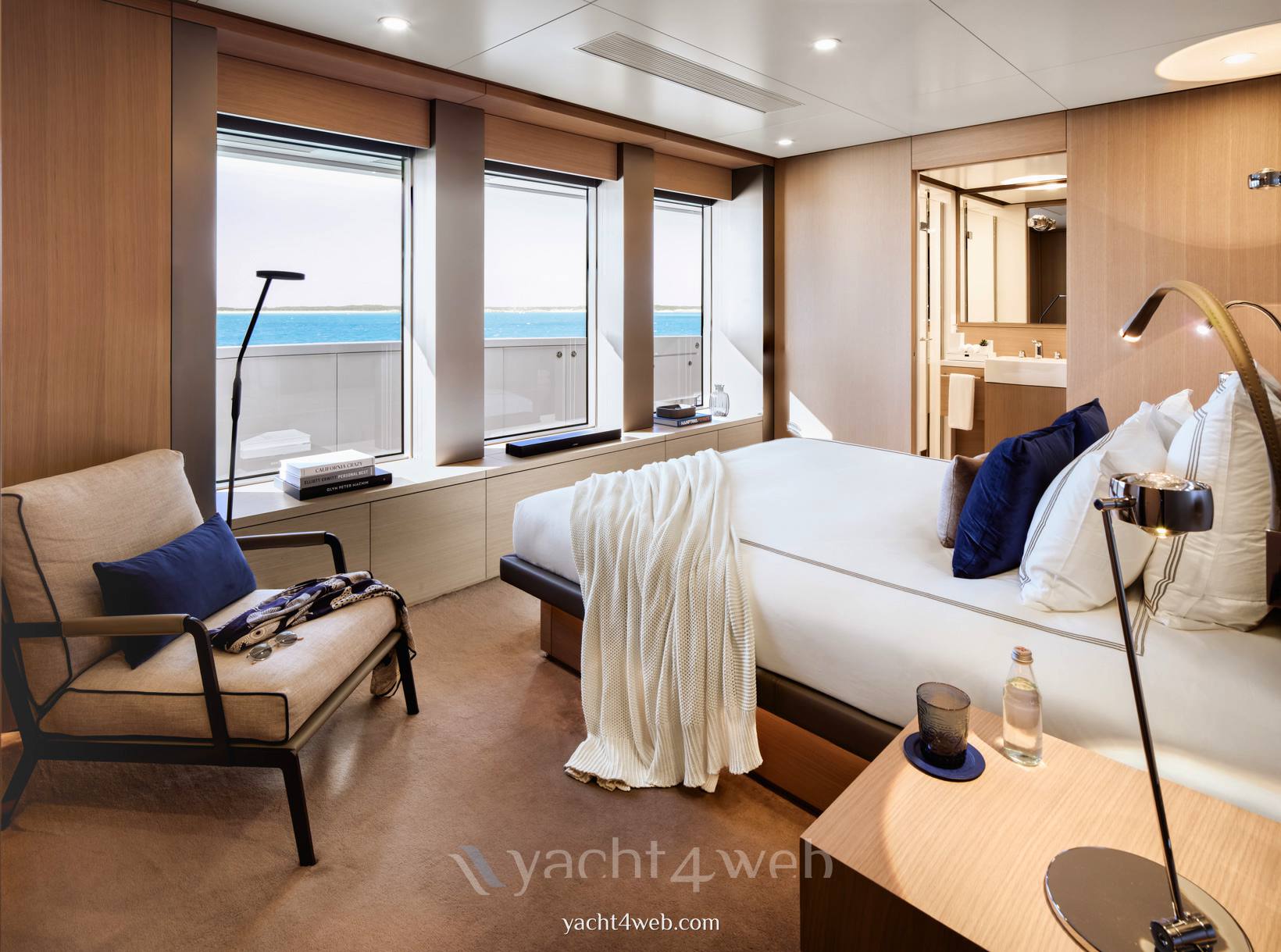 Silver yachts Reduce fotografia