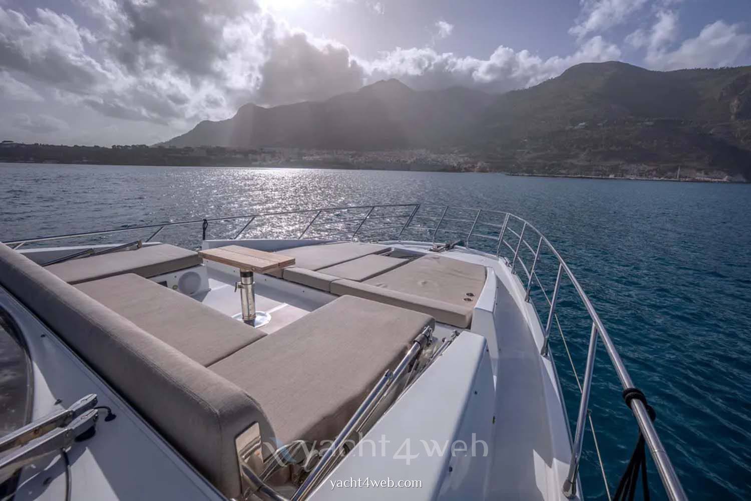 Azimut 66 Barca usata in vendita
