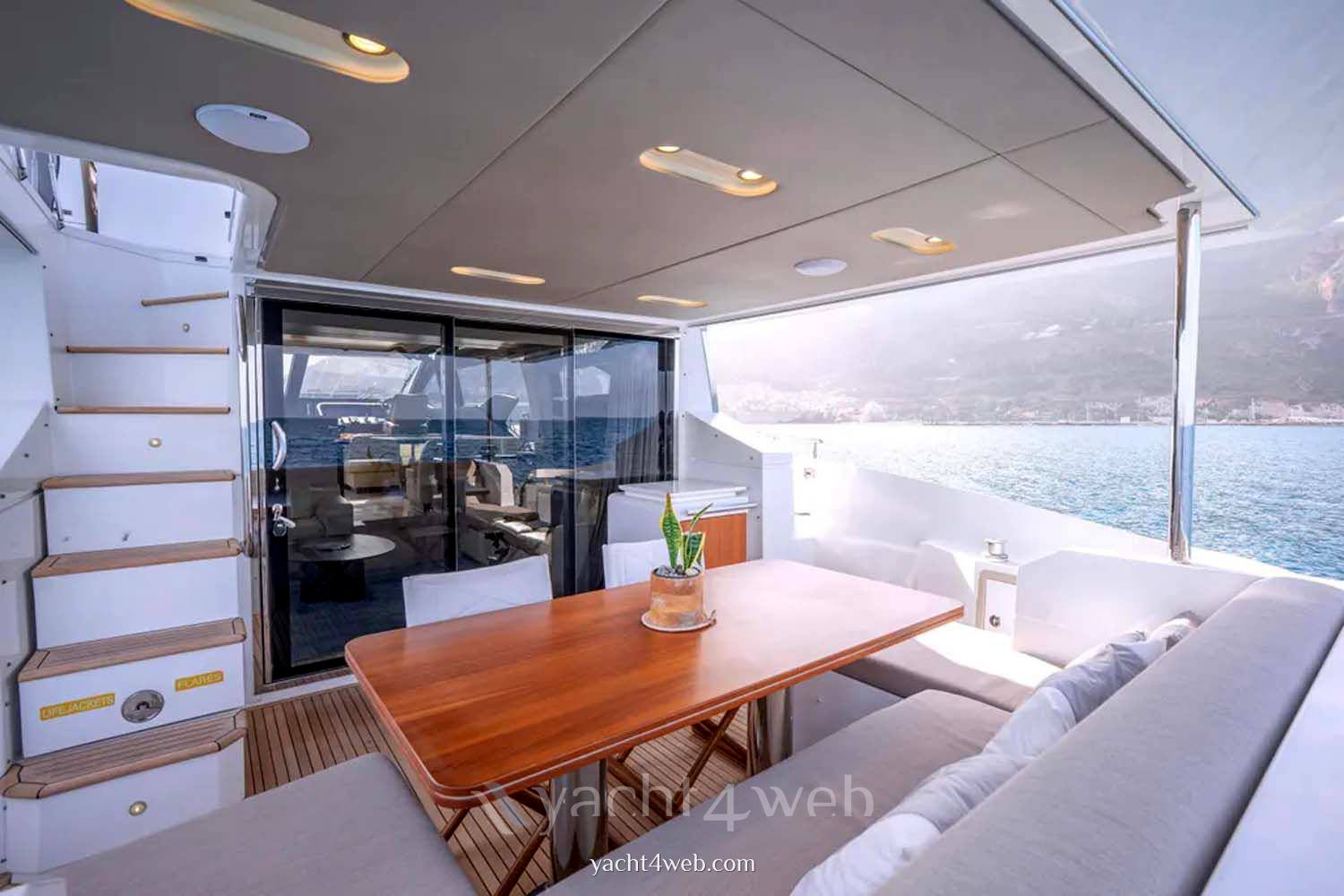 Azimut 66 barca