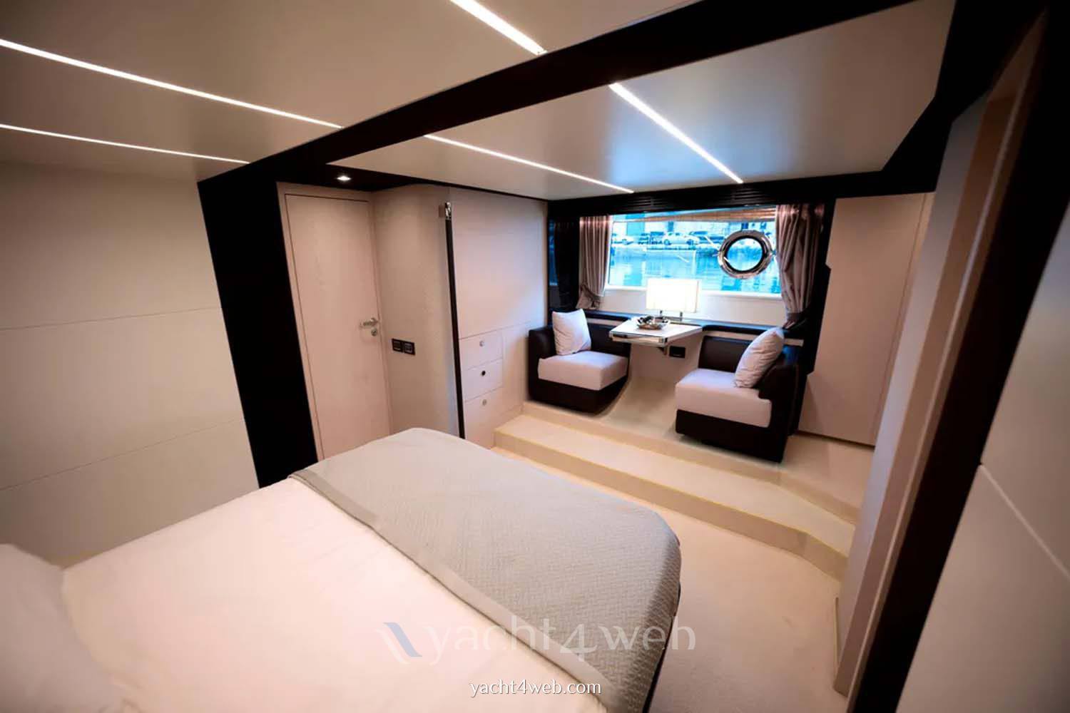 Azimut 66 usato