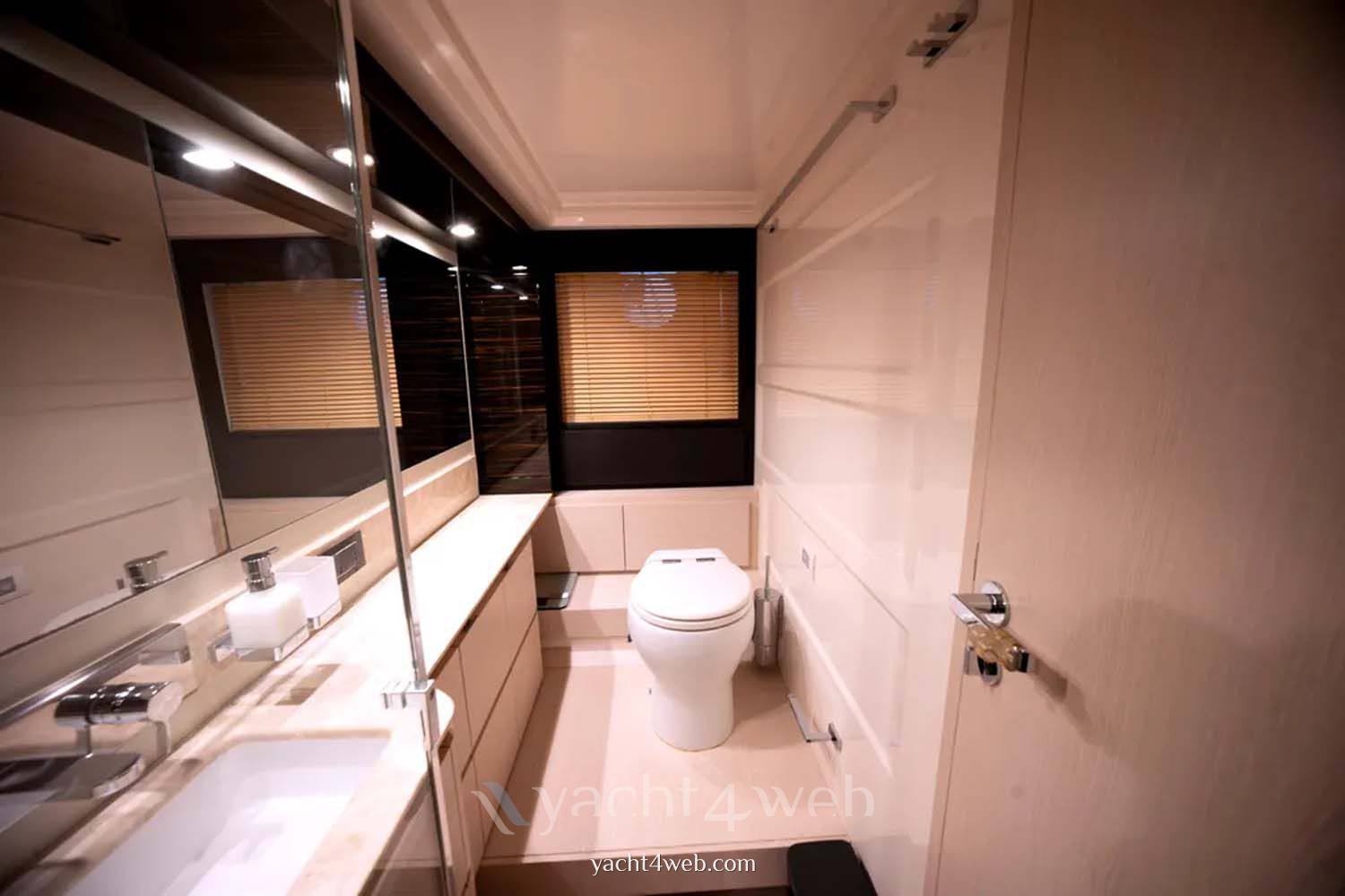 Azimut 66 barca