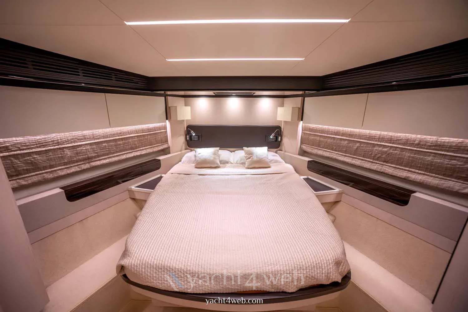 Azimut 66
