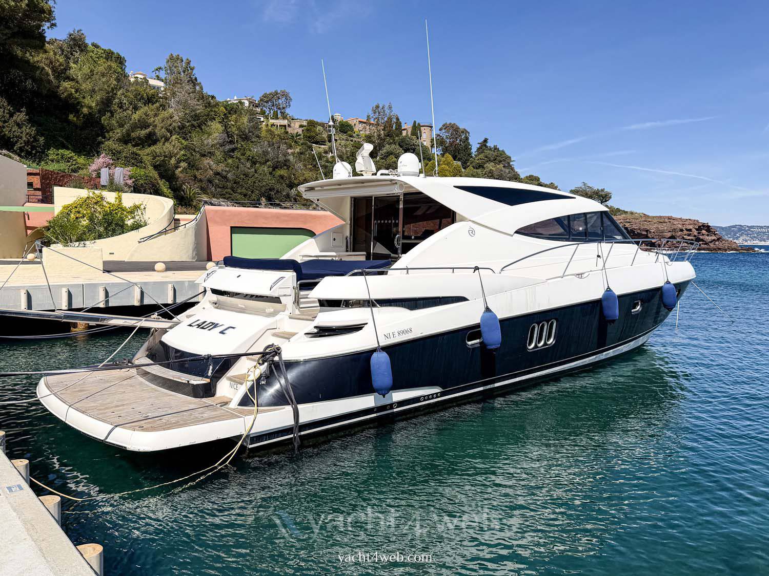 Riviera 5800 sport yacht Barca a motore usata in vendita