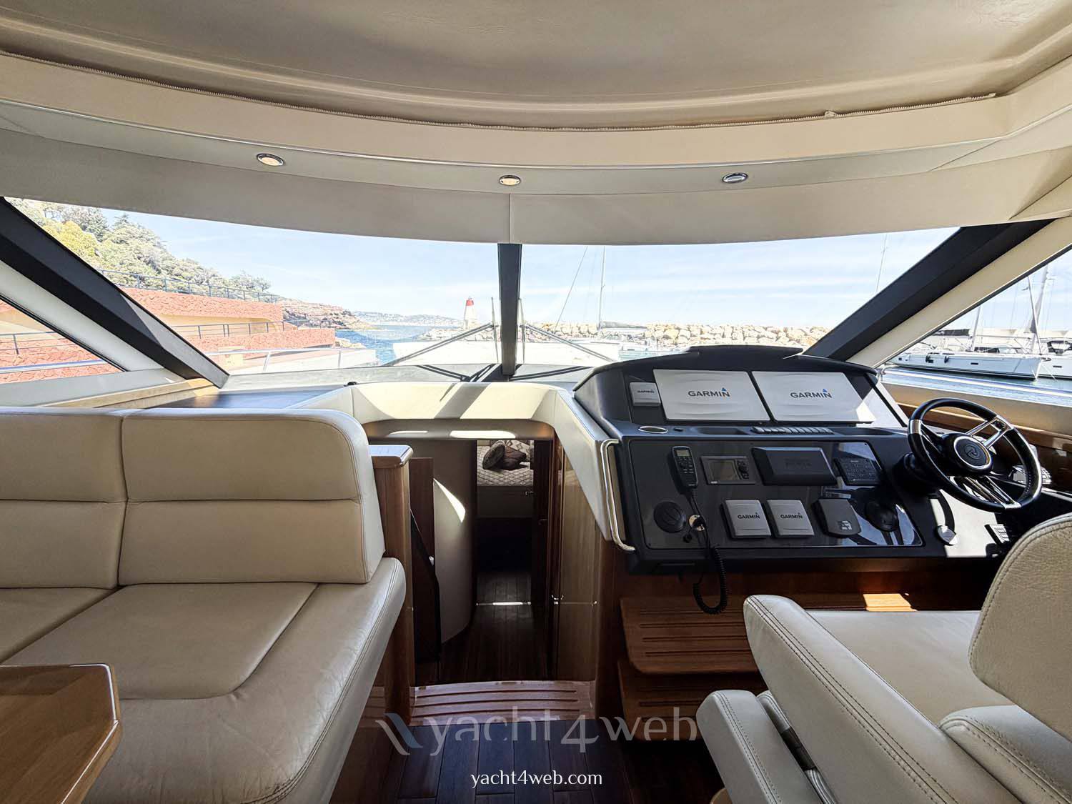 Riviera 5800 sport yacht Barca a motore usata in vendita